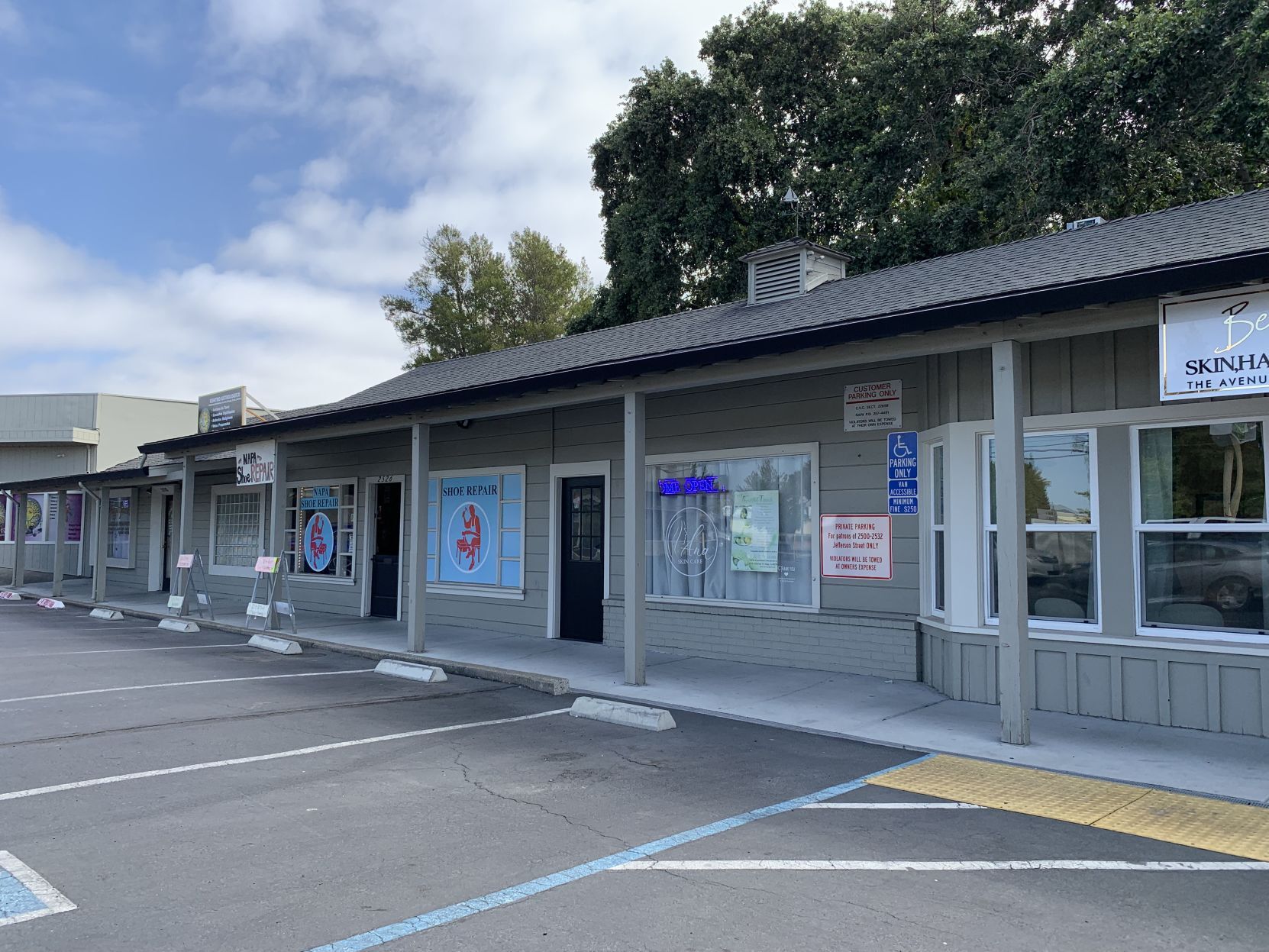 2500 Jefferson St. center in Napa for sale for $3.5 million
